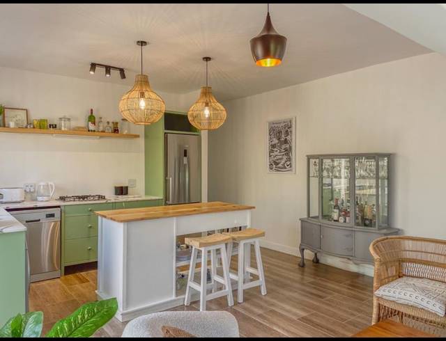 2 BEDROOM PROPERTY TO RENT IN HOUT BAY CENTRAL